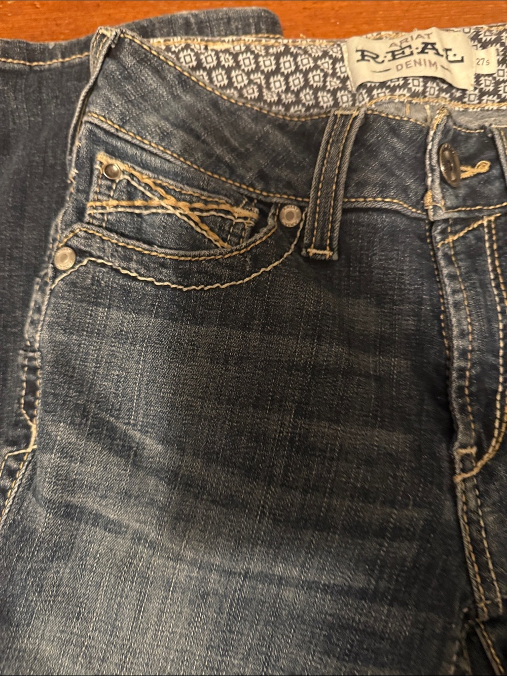 Ariat denim jeans. Women’s size 27S - Picture 3 of 8